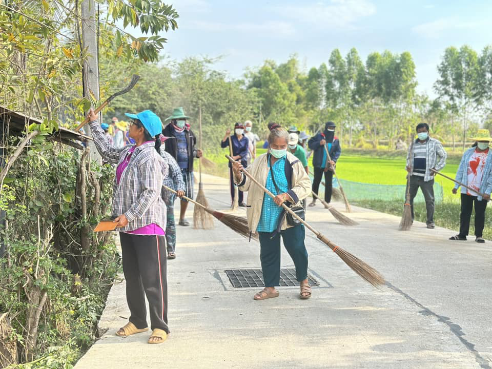 โครงการจัดการขยะอย่างมีส่วนร่วม กิจกรรม อบรมให้ความรู้การจัดการขยะในครัวเรือน และการเตรียมชุมชนเพื่อรับการประกวด ชุมชนน่าอยู่ น่าบ้านน่ามอง ณ ชุมชนคลองไทรผาสุก 