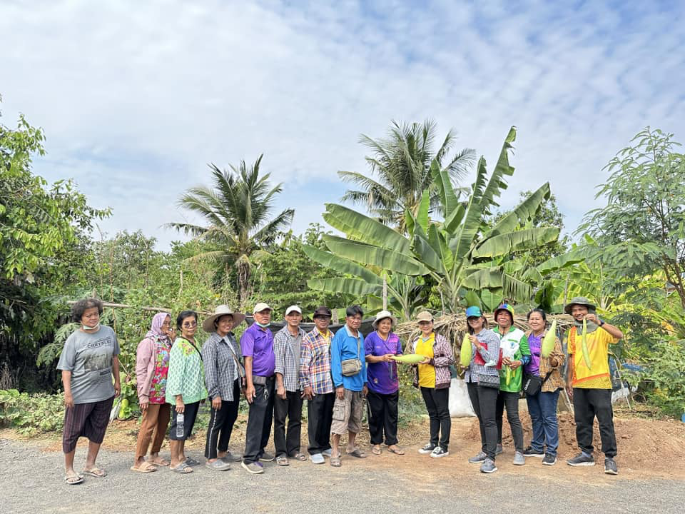 โครงการจัดการขยะอย่างมีส่วนร่วม กิจกรรม อบรมให้ความรู้การจัดการขยะในครัวเรือน และการเตรียมชุมชนเพื่อรับการประกวด ชุมชนน่าอยู่ น่าบ้านน่ามอง ณ ชุมชนหนองสะเดา 