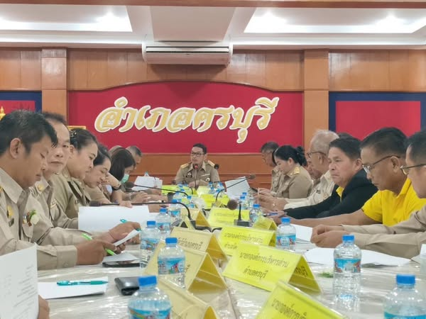 นายเพิ่มพล พึ่งกิ่ง รองนายกเทศมนตรีตำบลไทรโยง-ไชยวาล พร้อมด้วยนางสาวสุดใจ ศรีระกิ่ง ปลัดเทศบาล เข้าร่วมประชุมหัวหน้าส่วนราชการ ประจำเดือนสิงหาคม 2568 ณ ห้องประชุมที่ว่าการอำเภอครบุรี