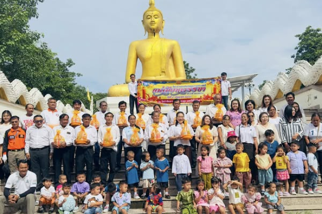 เทศบาลตำบลไทรโยง-ไชยวาล นำโดยนายไพฑูรย์ หัสครบุรี รองนายกเทศมนตรี พร้อมด้วยคณะผู้บริหาร สมาชิกสภาเทศบาล ปลัดเทศบาล รองปลัดเทศบาล ผู้อำนวยการกองคลัง เจ้าหน้าที่พนักงานเทศบาล คณะครูและนักเรียนศูนย์พัฒนาเด็กเล็กเทศบาลตำบลไทรโยง-ไชยวาล คณะครูและนักเรียนโรงเรียนบ้านไชยวาล คณะครูและนักเรียนโรงเรียนบ้านดอนแสนสุข คณะกรรมการชุมชนและพี่น้องประชาชน ที่เข้าร่วมโครงการจัดงานประเพณีแห่เทียนพรรษา ประจำปี 2568