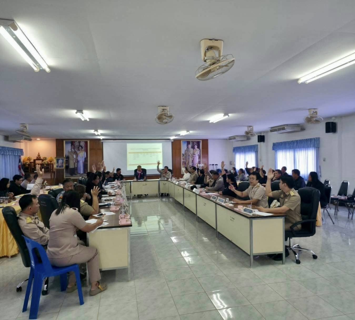 เทศบาลตําบลไทรโยง-ไชยวาล ภายใต้การดูแลของนายสุรัน จันทร์สง่า นายกเทศมนตรี มอบหมายให้นายไพฑูรย์ หัสครบุรี รองนายกเทศมนตรี เข้าร่วมประชุมคณะกรรมการการประสานแผนพัฒนาท้องถิ่นแบบบูรณาการระดับอำเภอ เพื่อเป็นแนวทางในการประสานแผนพัฒนาขององค์กรปกครองส่วนท้องถิ่นแบบบูรณาการ