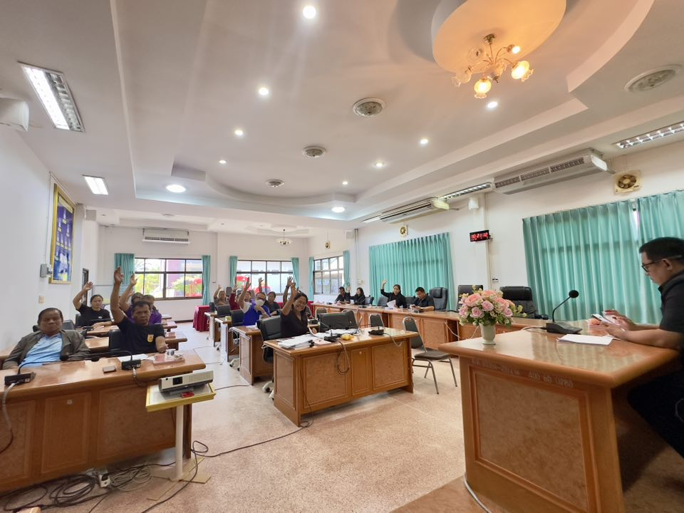 วันที่ 12 พฤศจิกายน 2568 เวลา 09.30 น.  นำโดยนายสุรัน จันทร์สง่า นายกเทศมนตรีตำบลไทรโยง-ไชยวาล เป็นประธานการประชุมคณะกรรมการกองทุนหลักประกันสุขภาพระดับท้องถิ่นหรือพื้นที่ เทศบาลตำบลไทรโยง-ไชยวาล ครั้งที่ 1/2569