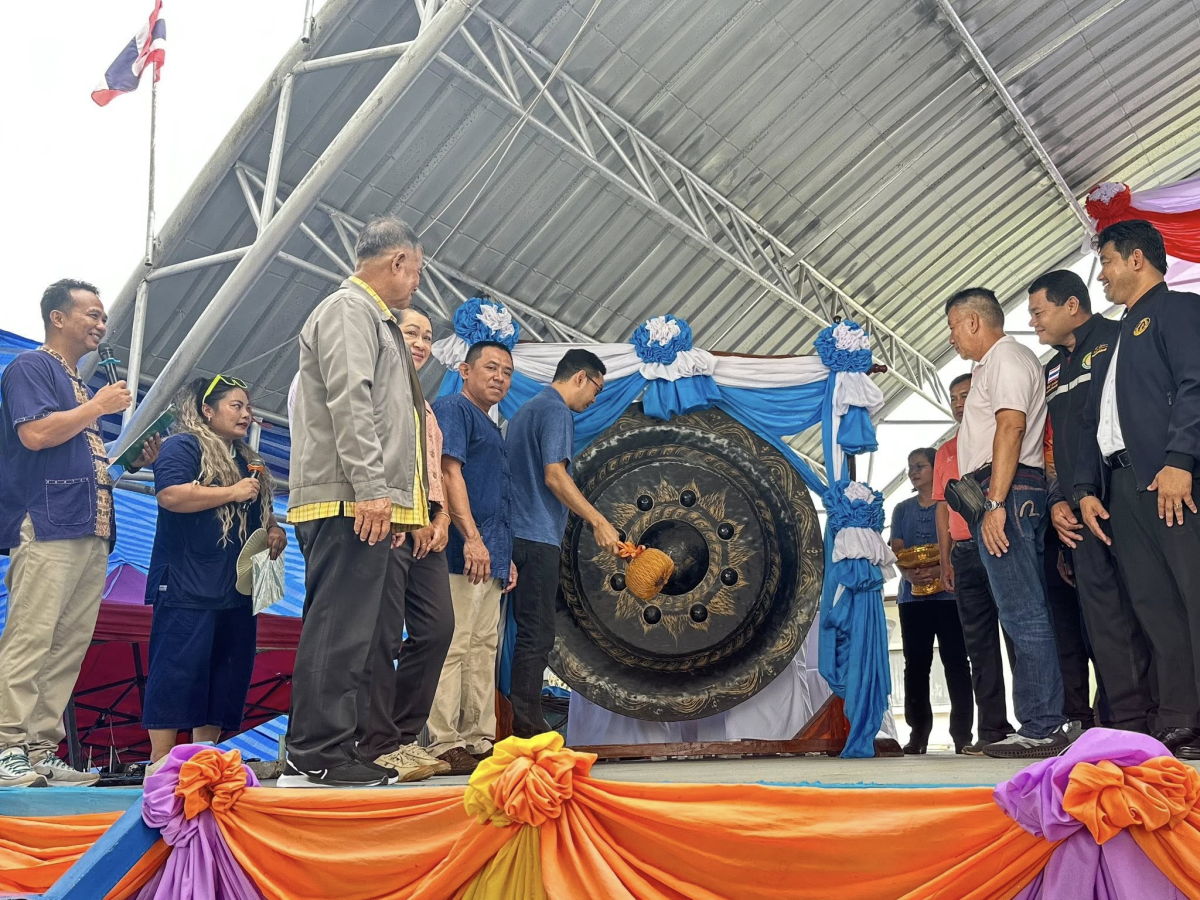 นที่ 18 กันยายน 2568 เวลา 09.30 น. เทศบาลตำบลไทรโยง-ไชยวาล นำโดยนายสุรัน จันทร์สง่า นายกเทศมนตรีตำบลไทรโยง-ไชยวาล พร้อมด้วยคณะผู้บริหาร สมาชิกสภาเทศบาล ปลัดเทศบาล รองปลัดเทศบาล หัวหน้าสำนักปลัดเทศบาล หัวหน้าส่วนราชการ และพนักงานเจ้าหน้าที่เทศบาล ได้จัดกิจกรรมโครงการสร้างสุขภาพดี สิ่งแวดล้อมดี ตามวิถีคนเทศบาลไทรโยง-ไชยวาล ประจำปีงบประมาณ 2568