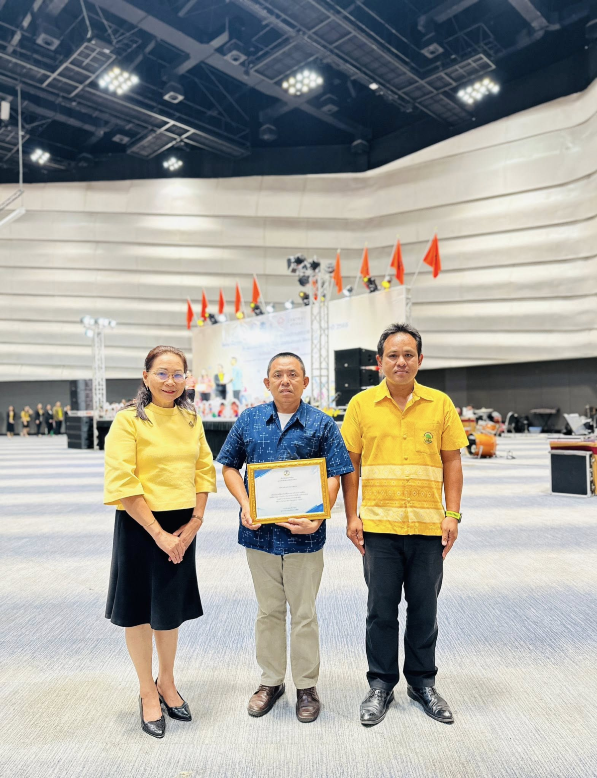 ทศบาลตำบลไทรโยง-ไชยวาล นำโดยนายสุรัน จันทร์สง่า นายกเทศมนตรี พร้อมด้วยนางสาวสุดใจ ศรีระกิ่ง ปลัดเทศบาล และนายธีรเดช พงษ์กระโทก นักพัฒนาชุมชนชำนาญการ เข้ารับประกาศเกียรติบัตรเป็นหน่วยงานที่มีการขับเคลื่อนงานสภาเด็กและเยาวชนดีเด่น โครงการมหกรรมวันเยาวชนแห่งชาติจังหวัดนครราชสีมา ประจำปี ๒๕๖๘