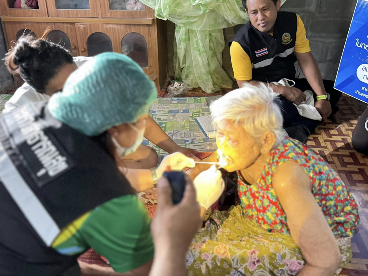 เทศบาลตำบลไทรโยง-ไชยวาล ร่วมกับกองทุนหลักประกันสุขภาพ ออกตรวจประเมินสุขภาพช่องปากกลุ่มผู้พิการ และผู้ที่มีภาวะพึ่งพิง ตามโครงการส่งเสริมทันตสุขภาพในกลุ่มผู้พิการและผู้ที่มีภาวะพึ่งพิง ประจำปีงบประมาณ 2568