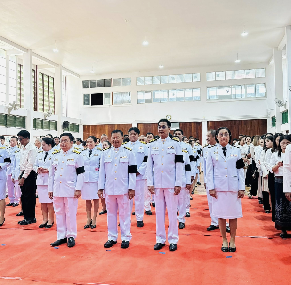 วันที่ 25 พฤศจิกายน 2568 เวลา 08.00 น. เทศบาลตำบลไทรโยง-ไชยวาล นำโดยนายไพฑูรย์ หัสครบุรี รองนายกเทศมนตรีตำบลไทรโยง-ไชยวาล พร้อมด้วยผู้บริหาร สมาชิกสภาเทศบาลฯ รองปลัดเทศบาลฯ และหัวหน้าส่วนราชการ เข้าร่วมกิจกรรมเฉลิมพระเกียรติพระบาทสมเด็จพระมงกุฎเกล้าเจ้าอยู่หัว เนื่องในโอกาสวันคล้ายวันสวรรคตครบ 100 ปี และกิจกรรมเฉลิมพระเกียรติสมเด็จพระเจ้าภคินีเธอ เจ้าฟ้าเพชรรัตนราชสุดา สิริโสภาพัณณวดี เนื่องในโอกาสวันคล้ายวันประสูติครบ 100 ปี