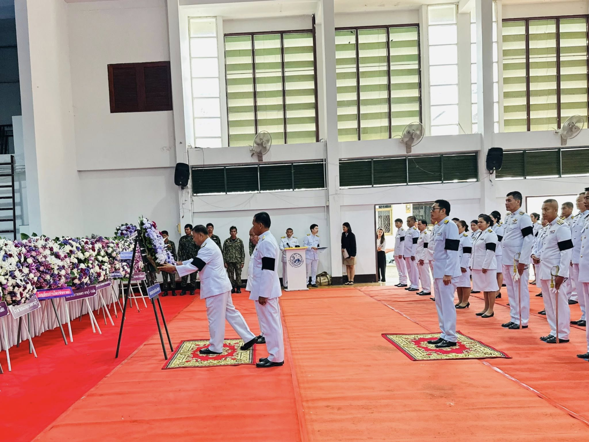 วันที่ 25 พฤศจิกายน 2568 เวลา 08.00 น. เทศบาลตำบลไทรโยง-ไชยวาล นำโดยนายไพฑูรย์ หัสครบุรี รองนายกเทศมนตรีตำบลไทรโยง-ไชยวาล พร้อมด้วยผู้บริหาร สมาชิกสภาเทศบาลฯ รองปลัดเทศบาลฯ และหัวหน้าส่วนราชการ เข้าร่วมกิจกรรมเฉลิมพระเกียรติพระบาทสมเด็จพระมงกุฎเกล้าเจ้าอยู่หัว เนื่องในโอกาสวันคล้ายวันสวรรคตครบ 100 ปี และกิจกรรมเฉลิมพระเกียรติสมเด็จพระเจ้าภคินีเธอ เจ้าฟ้าเพชรรัตนราชสุดา สิริโสภาพัณณวดี เนื่องในโอกาสวันคล้ายวันประสูติครบ 100 ปี