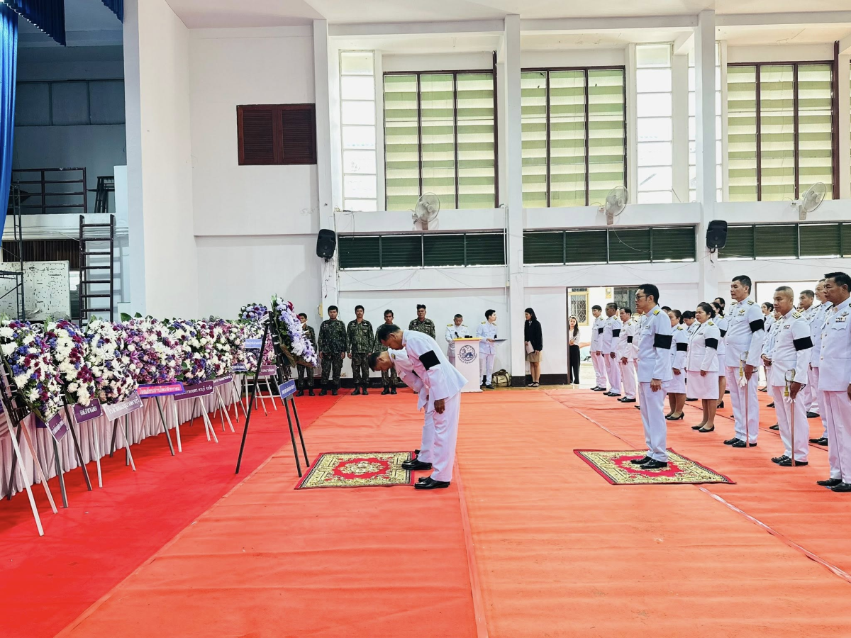 วันที่ 25 พฤศจิกายน 2568 เวลา 08.00 น. เทศบาลตำบลไทรโยง-ไชยวาล นำโดยนายไพฑูรย์ หัสครบุรี รองนายกเทศมนตรีตำบลไทรโยง-ไชยวาล พร้อมด้วยผู้บริหาร สมาชิกสภาเทศบาลฯ รองปลัดเทศบาลฯ และหัวหน้าส่วนราชการ เข้าร่วมกิจกรรมเฉลิมพระเกียรติพระบาทสมเด็จพระมงกุฎเกล้าเจ้าอยู่หัว เนื่องในโอกาสวันคล้ายวันสวรรคตครบ 100 ปี และกิจกรรมเฉลิมพระเกียรติสมเด็จพระเจ้าภคินีเธอ เจ้าฟ้าเพชรรัตนราชสุดา สิริโสภาพัณณวดี เนื่องในโอกาสวันคล้ายวันประสูติครบ 100 ปี