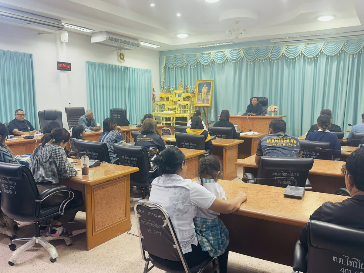 นายสุรัน จันทร์สง่า นายกเทศมนตรีตำบลไทรโยง-ไชยวาล พร้อมด้วยคณะผู้บริหาร ปลัดเทศบาล รองปลัดเทศบาล หัวหน้าส่วนราชการ พนักงานและเจ้าหน้าที่เทศบาลฯ เข้าร่วมประชุมประจำเดือนธันวาคม