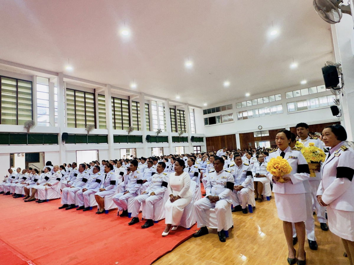 นายสุรัน จันทร์สง่า นายกเทศมนตรีตำบลไทรโยง-ไชยวาล พร้อมด้วยผู้บริหาร ปลัดเทศบาล และหัวหน้าส่วนราชการ เข้าร่วมพิธีวางพานพุ่มดอกไม้ถวายสักการะ และน้อมรำลึกถึงพระมหากรุณาธิคุณ เนื่องในวันคล้ายวันพระราชสมภพของพระบาทสมเด็จพระบรมชนกาธิเบศร มหาภูมิพลอดุลยเดช มหาราชบรมนาถบพิตร