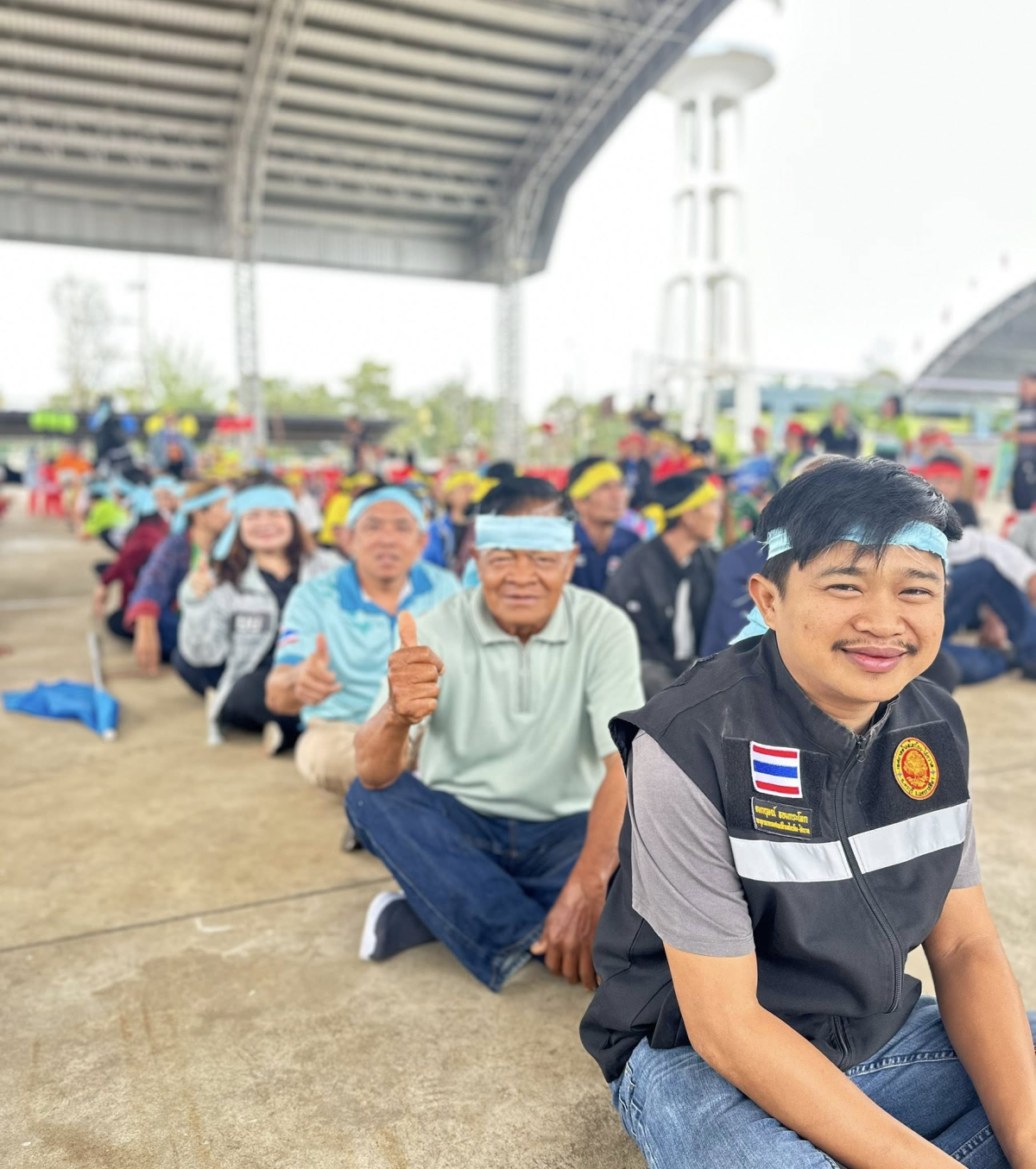 เทศบาลตำบลไทรโยง-ไชยวาล นำโดยนายสุรัน จันทร์สง่า นายกเทศมนตรีฯ พร้อมด้วยคณะผู้บริหาร ประธานสภาเทศบาล สมาชิกสภาเทศบาล ปลัดเทศบาล รองปลัดเทศบาล หัวหน้าสำนักปลัดเทศบาล ผู้อำนวยการกองคลัง ผู้อำนวยการกองสาธารณะสุขฯ และพนักเจ้าหน้าที่เทศบาลฯ ร่วมดำเนินกิจกรรม ส่งเสริมสุขภาพร่างกาย ขยับกายสบายชีวี ตามโครงการพัฒนาคุณภาพชีวิตผู้สูงอายุ ประจำปี 2569