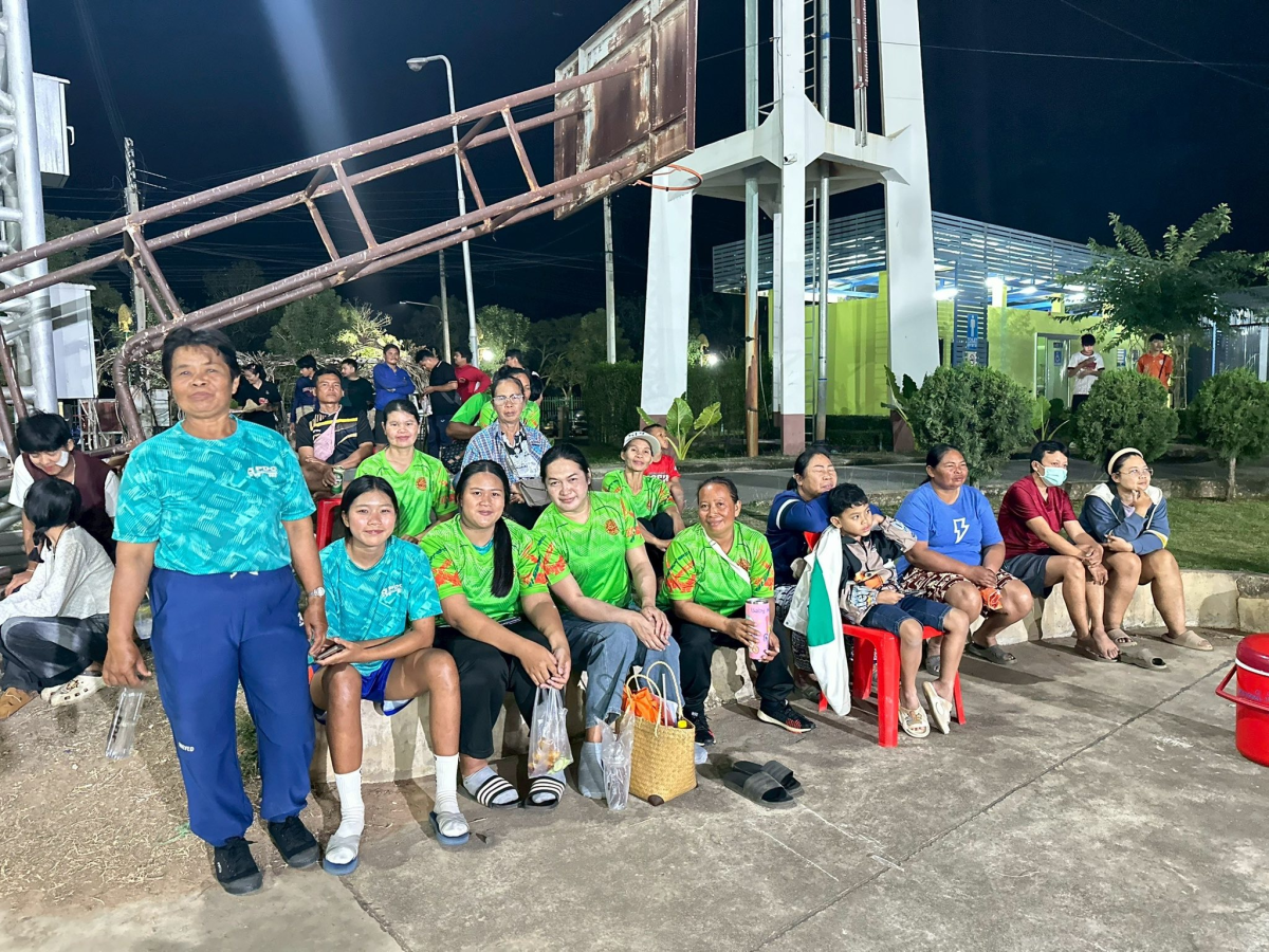 นายชัยวัฒน์ ชู้กระโทก รองนายกองค์การบริหารส่วนจังหวัดนครราชสีมา ให้เกียรติมาเป็นประธานในพิธีเปิดโครงการแข่งขันกีฬาชุมชนต้านยาเสพติด ประจำปี 2569