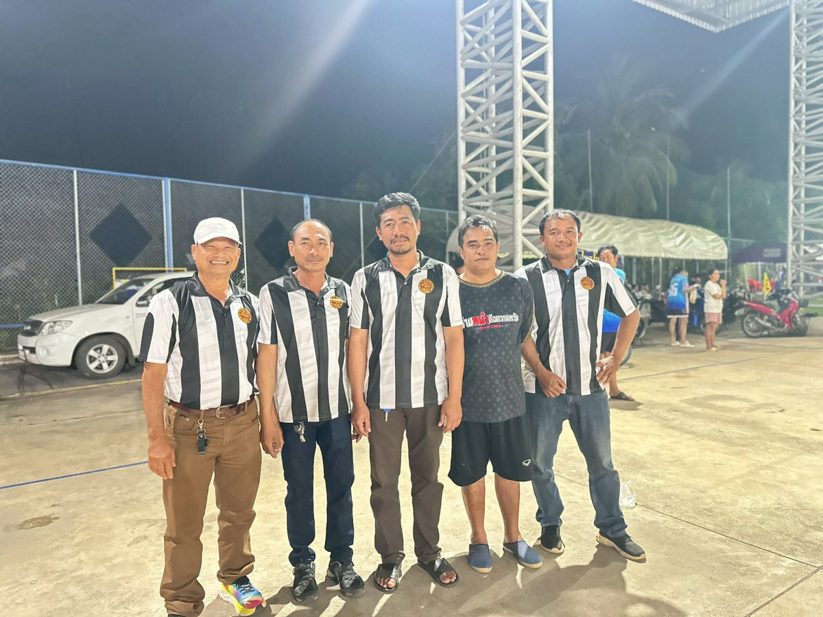 นายชัยวัฒน์ ชู้กระโทก รองนายกองค์การบริหารส่วนจังหวัดนครราชสีมา ให้เกียรติมาเป็นประธานในพิธีเปิดโครงการแข่งขันกีฬาชุมชนต้านยาเสพติด ประจำปี 2569