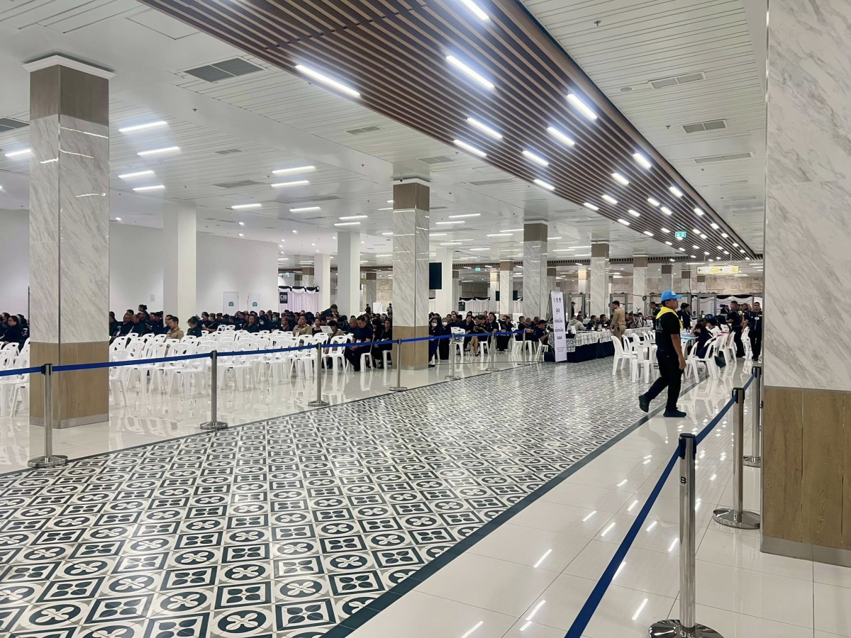 เทศบาลตำบลไทรโยง-ไชยวาล ภายใต้การนำของนายสุรัน จันทร์สง่า นายกเทศมนตรีฯ มอบหมายให้นายไพฑูรย์ หัสครบุรี รองนายกเทศมนตรี ฯ พร้อมด้วยผู้บริหาร สมาชิกสภาเทศบาล ปลัดเทศบาล และประชาชน เข้าร่วมในพิธีการเดินทางของประชาชนอำเภอครบุรี ในการเข้ากราบถวายบังคมพระบรมศพ สมเด็จพระนางเจ้าสิริกิติ์ พระบรมราชินีนาถ พระบรมราชชนนีพันปีหลวง ณ พระที่นั่งดุสิตมหาปราสาท พระบรมมหาราชวัง