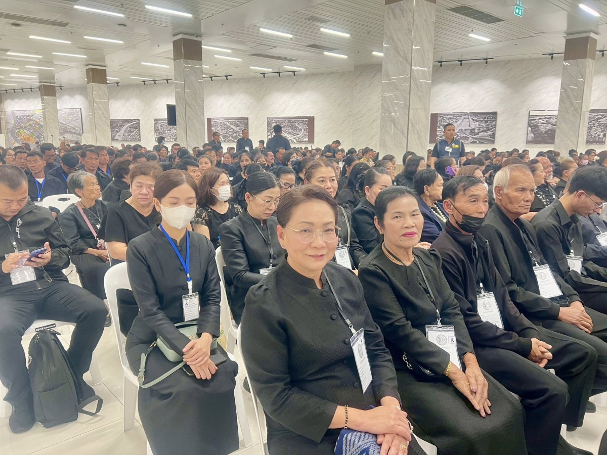 เทศบาลตำบลไทรโยง-ไชยวาล ภายใต้การนำของนายสุรัน จันทร์สง่า นายกเทศมนตรีฯ มอบหมายให้นายไพฑูรย์ หัสครบุรี รองนายกเทศมนตรี ฯ พร้อมด้วยผู้บริหาร สมาชิกสภาเทศบาล ปลัดเทศบาล และประชาชน เข้าร่วมในพิธีการเดินทางของประชาชนอำเภอครบุรี ในการเข้ากราบถวายบังคมพระบรมศพ สมเด็จพระนางเจ้าสิริกิติ์ พระบรมราชินีนาถ พระบรมราชชนนีพันปีหลวง ณ พระที่นั่งดุสิตมหาปราสาท พระบรมมหาราชวัง