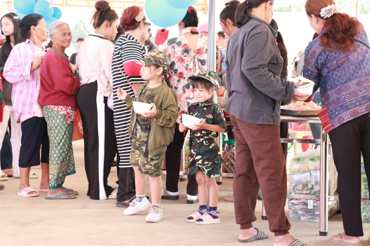 เทศบาลตำบลไทรโยง-ไชยวาล นำโดยนายสุรัน จันทร์สง่า นายกเทศมนตรีตำบลไทรโยง-ไชยวาล พร้อมด้วยคณะผู้บริหาร สมาชิกสภาเทศบาล ปลัดเทศบาล รองปลัดเทศบาล หัวหน้าส่วนราชการ พนักงานและเจ้าหน้าที่เทศบาล ได้จัดงานวันเด็กแห่งชาติ ประจำปี 2569