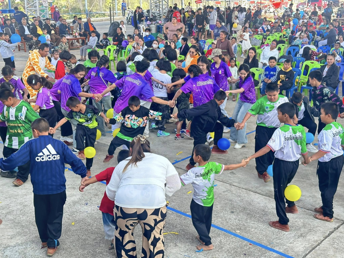 เทศบาลตำบลไทรโยง-ไชยวาล นำโดยนายสุรัน จันทร์สง่า นายกเทศมนตรีตำบลไทรโยง-ไชยวาล พร้อมด้วยคณะผู้บริหาร สมาชิกสภาเทศบาล ปลัดเทศบาล รองปลัดเทศบาล หัวหน้าส่วนราชการ พนักงานและเจ้าหน้าที่เทศบาล ได้จัดงานวันเด็กแห่งชาติ ประจำปี 2569