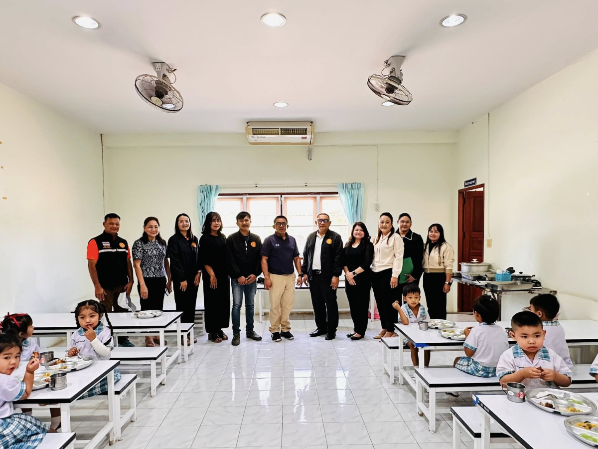 ทศบาลตำบลไทรโยง -ไชยวาล นำโดยนายสุรัน จันทร์สง่า นายกเทศมนตรีฯ พร้อมด้วยนางสาวสุดใจ ศรีระกิ่ง ปลัดเทศบาล จ่าเอกสมโภชน์ อินทรงรัมย์ รองปลัดเทศบาล นางเรณู นาคหนองหาญ หัวหน้าสำนักปลัดเทศบาล และคณะกรรมการติดตามและประเมินผลการดำเนินงานโครงการอาหารกลางวัน ของสถานศึกษาในสังกัดและในพื้นที่เทศบาลตำบลไทรโยง-ไชยวาล