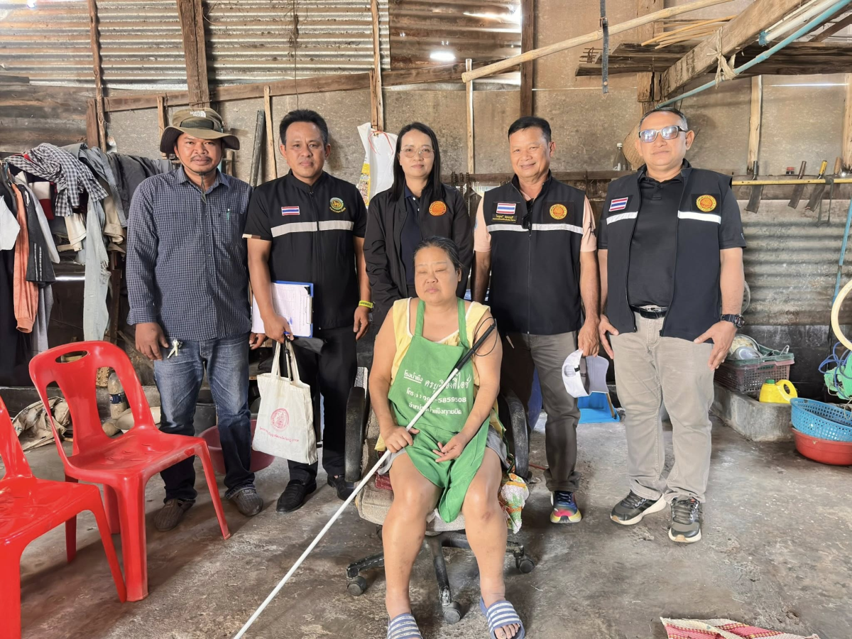 เทศบาลตำบลไทรโยง-ไชยวาล ภายใต้การนำของ นายสุรัน จันทร์สง่า นายกเทศมนตรีตำบลไทรโยง-ไชยวาล มอบหมายให้นายไพฑูรย์ หัสครบุรี รองนายกเทศมนตรีฯ พร้อมด้วยจ่าเอกสมโภชน์ อินทรงรัมย์ รองปลัดเทศบาลฯ นางเรณู นาคหนองหาญ หัวหน้าสำนักปลัดเทศบาลฯ และเจ้าหน้าที่งานสวัสดิการสังคม ร่วมมอบไม้เท้าขาวให้คนพิการทางการเห็นในเขตพื้นที่เทศบาลฯ ที่สมควรได้รับการช่วยเหลือต่อการดำเนินชีวิตประจำวันที่ดียิ่งขึ้น จำนวน 7 ราย