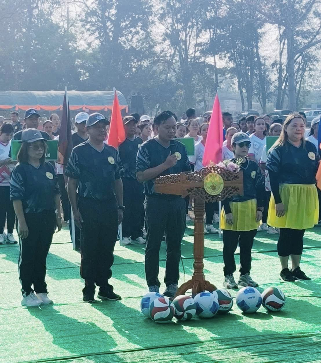 นายสุรัน จันทร์สง่า นายกเทศมนตรีตำบลไทรโยง-ไชยวาล พร้อมด้วยนายไพฑูรย์ หัสครบุรี รองนายกเทศมนตรีฯ นายคมกฤษ หอมกระโทก เลขานุการนายกฯ ร่วมเป็นเกียรติในพิธีเปิดการแข่งขันกีฬาประชาชนต้านภัยยาเสพติด “ อรพิมพ์คัพ ” ครั้งที่ 9 ประจำปีงบประมาณ 2569