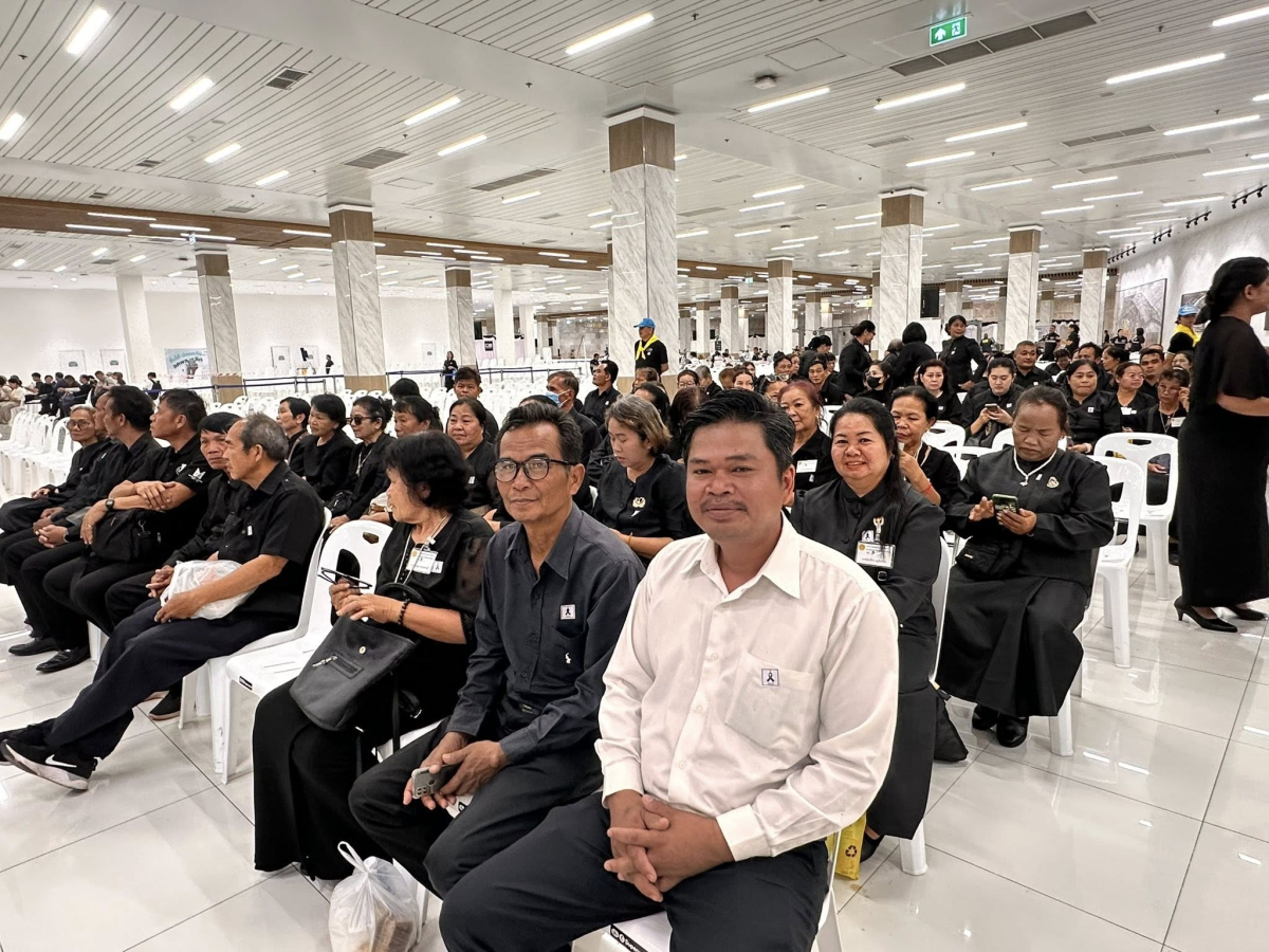 เทศบาลตำบลไทรโยง-ไชยวาล นำโดยนายสุรัน จันทร์สง่า นายกเทศมนตรีฯ พร้อมด้วยคณะผู้บริหาร สมาชิกสภาเทศบาล รองปลัดเทศบาล หัวหน้าส่วนราชการ พนักงานเทศบาล ผู้นำท้องทึ่ ผู้นำชุมชน และประชาชนในเขตพื้นที่เทศบาลตำบลไทรโยง-ไชยวาล เข้าร่วมกิจกรรม “การเดินทางเข้ากราบถวายบังคมพระบรมศพ สมเด็จพระนางเจ้าสิริกิติ์ พระบรมราชินีนาถ พระบรมราชชนนีพันปีหลวง” ประจำปี 2569