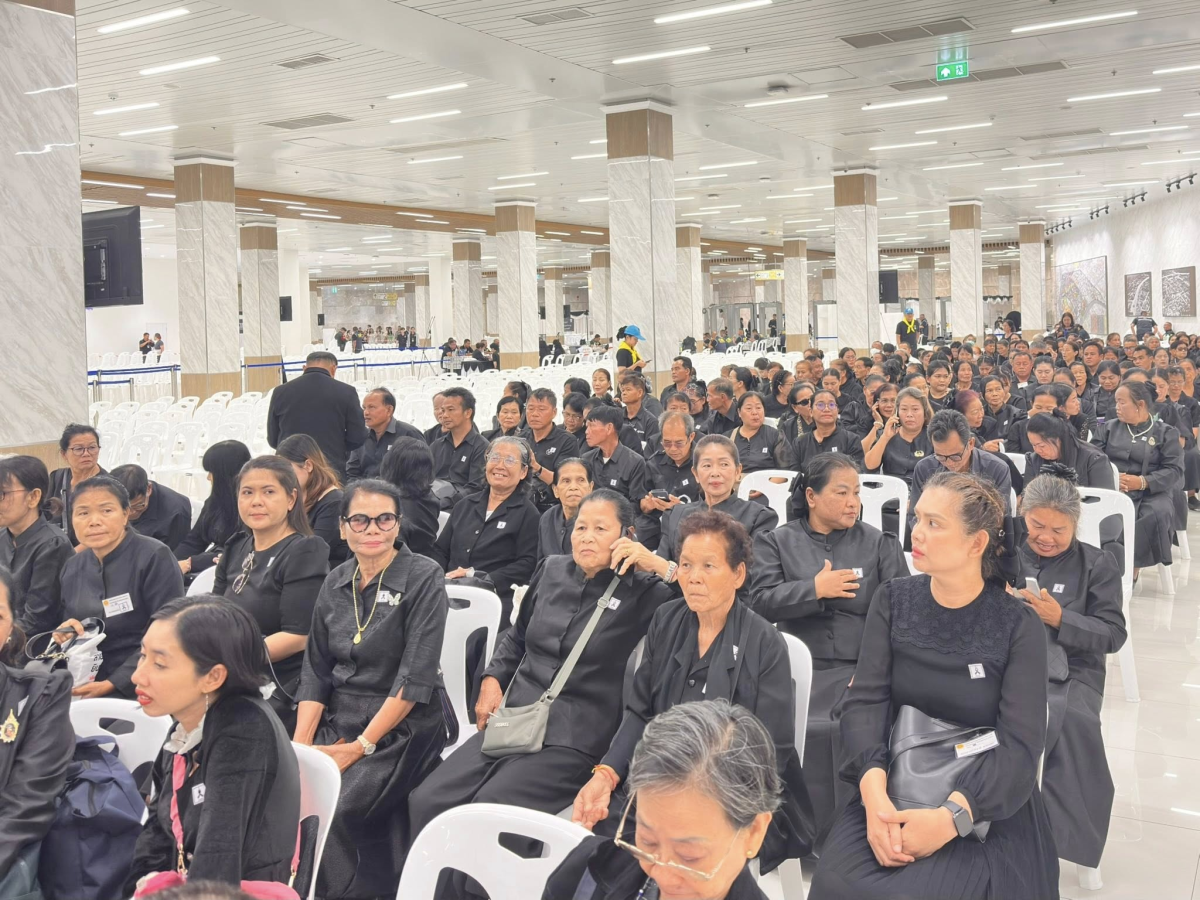 เทศบาลตำบลไทรโยง-ไชยวาล นำโดยนายสุรัน จันทร์สง่า นายกเทศมนตรีฯ พร้อมด้วยคณะผู้บริหาร สมาชิกสภาเทศบาล รองปลัดเทศบาล หัวหน้าส่วนราชการ พนักงานเทศบาล ผู้นำท้องทึ่ ผู้นำชุมชน และประชาชนในเขตพื้นที่เทศบาลตำบลไทรโยง-ไชยวาล เข้าร่วมกิจกรรม “การเดินทางเข้ากราบถวายบังคมพระบรมศพ สมเด็จพระนางเจ้าสิริกิติ์ พระบรมราชินีนาถ พระบรมราชชนนีพันปีหลวง” ประจำปี 2569