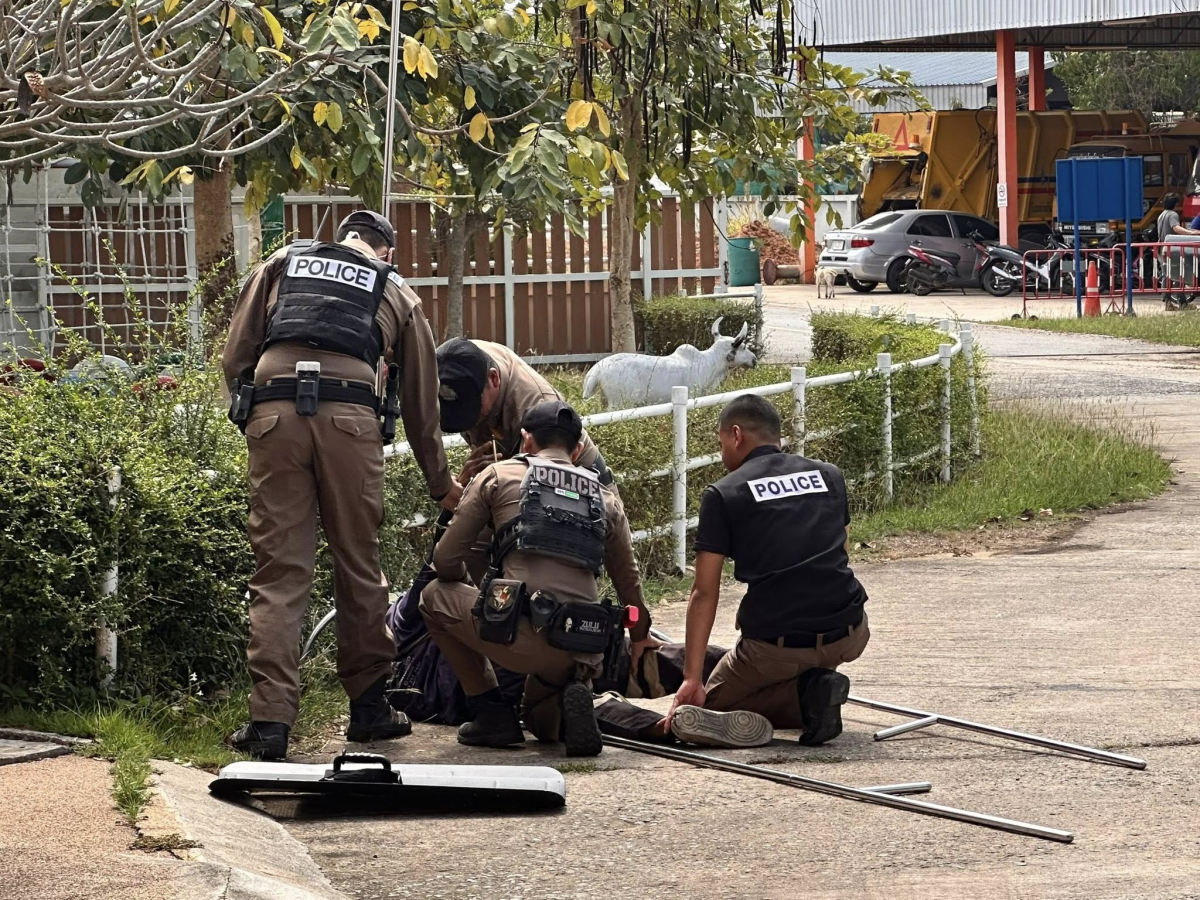 ายไพฑูรย์ หัสครบุรี รองนายกเทศมนตรีตำบลไทรโยง-ไชยวาล พร้อมด้วยนางเรณู นาคหนองหาญ หัวหน้าสำนักปลัดเทศบาล และจ่าเอกชิตพล ถ้ำกลาง เจ้าพนักงานป้องกันฯชำนาญงาน เข้าร่วมในกิจกรรมซักซ้อมแผนเผชิญเหตุของศูนย์พัฒนาเด็กเล็กเทศบาลตำบลไทรโยง-ไชยวาล