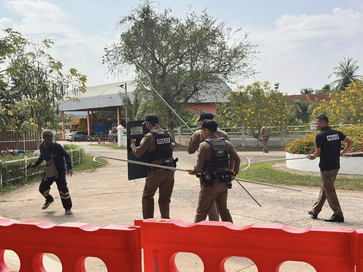 ายไพฑูรย์ หัสครบุรี รองนายกเทศมนตรีตำบลไทรโยง-ไชยวาล พร้อมด้วยนางเรณู นาคหนองหาญ หัวหน้าสำนักปลัดเทศบาล และจ่าเอกชิตพล ถ้ำกลาง เจ้าพนักงานป้องกันฯชำนาญงาน เข้าร่วมในกิจกรรมซักซ้อมแผนเผชิญเหตุของศูนย์พัฒนาเด็กเล็กเทศบาลตำบลไทรโยง-ไชยวาล