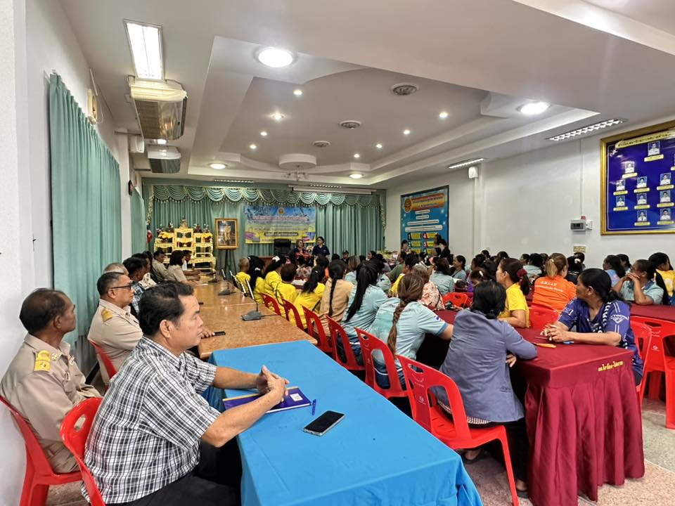 เทศบาลตำบลไทรโยง-ไชยวาล นำโดยนายสุรัน จันทร์สง่า นายกเทศมนตรีตำบลไทรโยง-ไชยวาล เป็นประธานในการฝึกอบรมส่งเสริมกลุ่มอาชีพด้านหัตถกรรม โดยการทำตะกร้าสานจากพลาสติก ให้แก่ประชาชนทั่วไป กลุ่มสตรี กลุ่มผู้สูงอายุ คนพิการ เยาวชนและผู้สนใจ ประจำปีงบประมาณ 2569