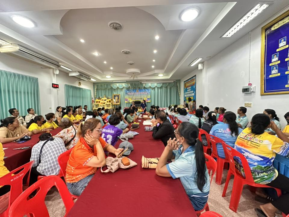 เทศบาลตำบลไทรโยง-ไชยวาล นำโดยนายสุรัน จันทร์สง่า นายกเทศมนตรีตำบลไทรโยง-ไชยวาล เป็นประธานในการฝึกอบรมส่งเสริมกลุ่มอาชีพด้านหัตถกรรม โดยการทำตะกร้าสานจากพลาสติก ให้แก่ประชาชนทั่วไป กลุ่มสตรี กลุ่มผู้สูงอายุ คนพิการ เยาวชนและผู้สนใจ ประจำปีงบประมาณ 2569