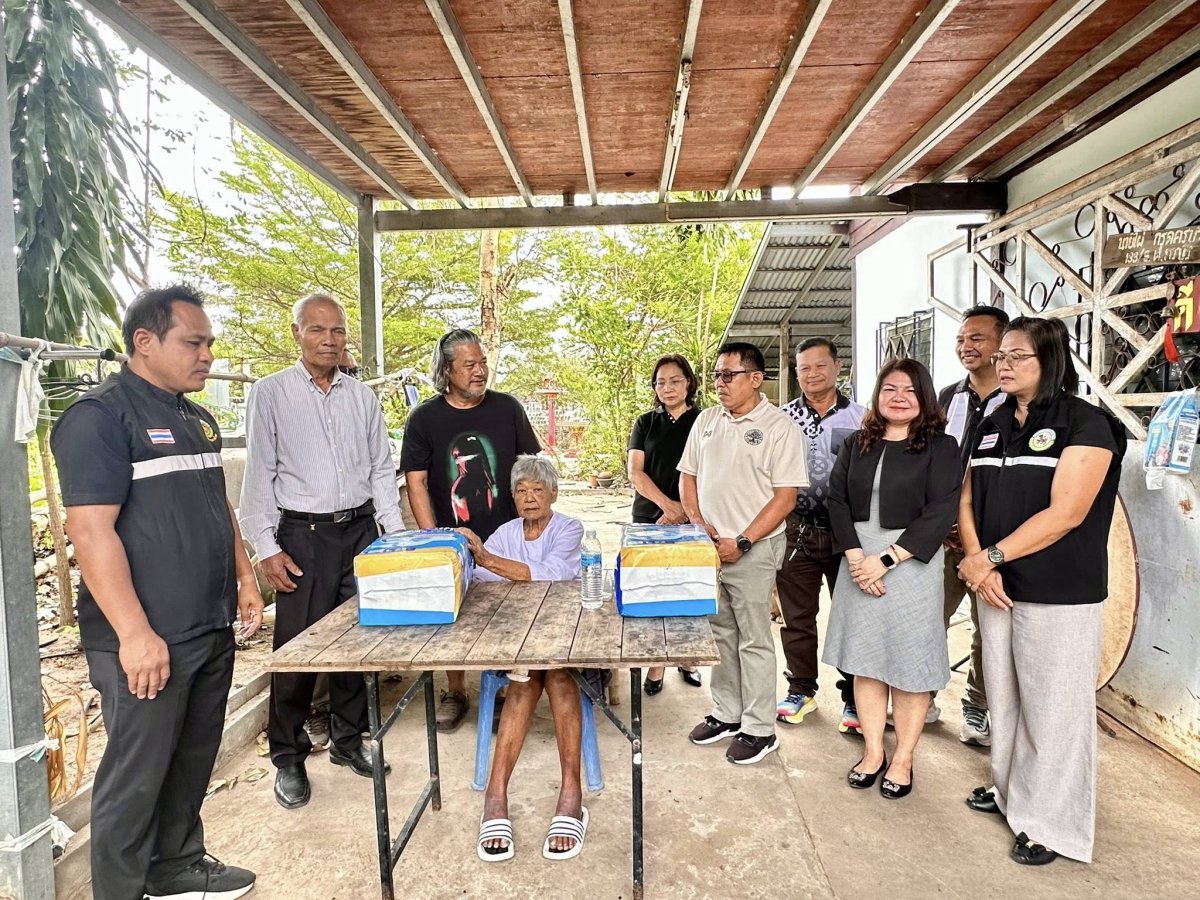 เทศบาลตำบลไทรโยง-ไชยวาล นำโดยนายสุรัน จันทร์สง่า นายกเทศมนตรีตำบลไทรโยง-ไชยวาล พร้อมด้วยคณะผู้บริหาร ปลัดเทศบาล รองปลัดเทศบาล หัวหน้าส่วนราชการ ร่วมกันมอบผ้าอ้อมสำเร็จรูป ให้กับผู้ยากไร้และผู้ที่มีภาวะพึงพิง ซึ่งเป็นประชาชนในเขตพื้นที่เทศบาลฯ ที่ได้รับความเดือดร้อน ตามโครงการกองทุนช่วยเหลือผู้ยากไร้และผู้ที่มีภาวะพึ่งพิง