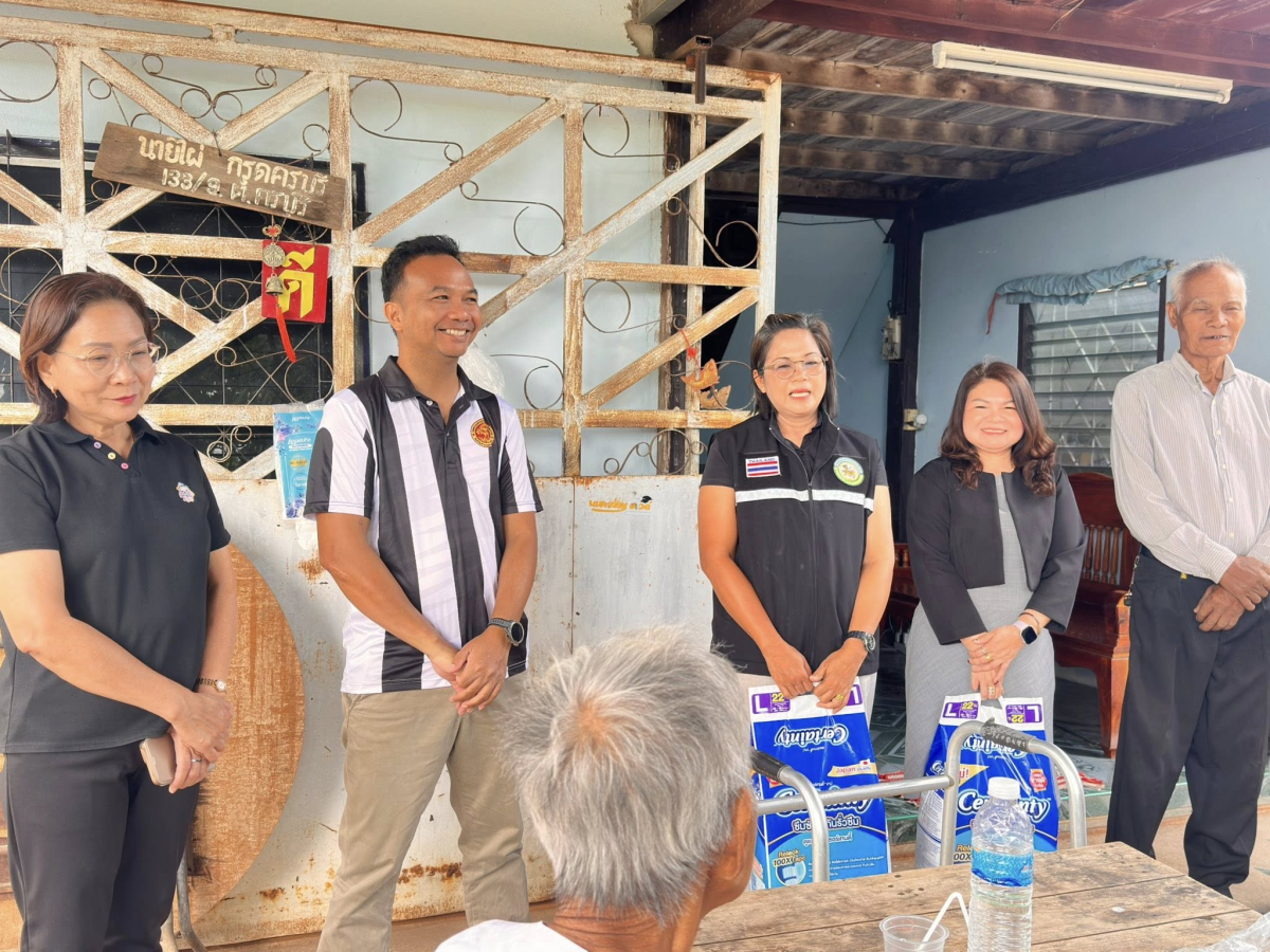 เทศบาลตำบลไทรโยง-ไชยวาล นำโดยนายสุรัน จันทร์สง่า นายกเทศมนตรีตำบลไทรโยง-ไชยวาล พร้อมด้วยคณะผู้บริหาร ปลัดเทศบาล รองปลัดเทศบาล หัวหน้าส่วนราชการ ร่วมกันมอบผ้าอ้อมสำเร็จรูป ให้กับผู้ยากไร้และผู้ที่มีภาวะพึงพิง ซึ่งเป็นประชาชนในเขตพื้นที่เทศบาลฯ ที่ได้รับความเดือดร้อน ตามโครงการกองทุนช่วยเหลือผู้ยากไร้และผู้ที่มีภาวะพึ่งพิง