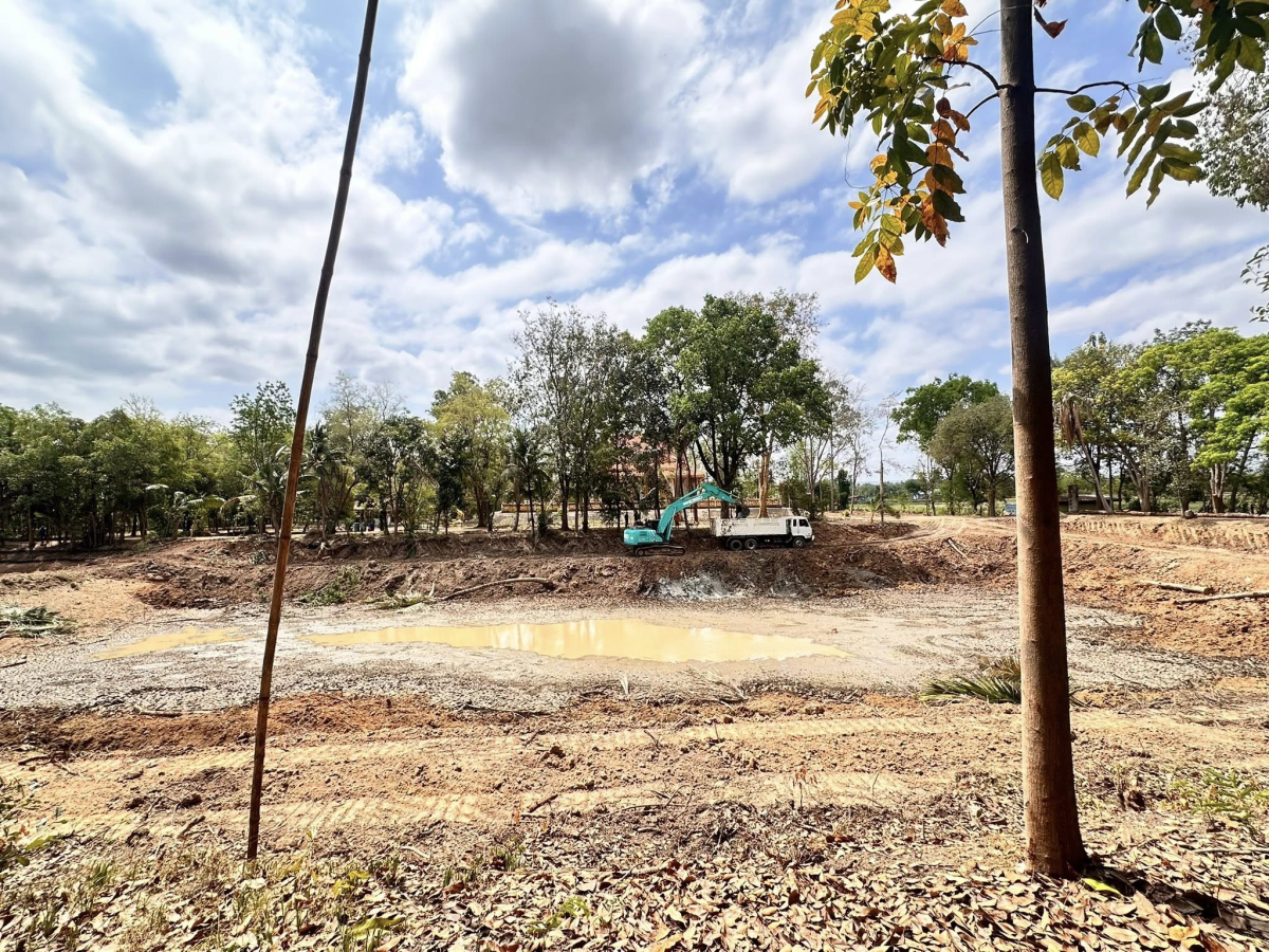 นายสุรัน จันทร์สง่า นายกเทศมนตรีตำบลไทรโยง-ไชยวาล พร้อมด้วยผู้บริหาร สมาชิกสภาเทศบาล ปลัดเทศบาล รองปลัดเทศบาล รักษาการผอ.กองช่าง ร่วมกับเจ้าหน้าที่สำนักงานพัฒนาภาค 5 หน่วยบัญชาการทหารพัฒนา กองบัญชาการกองทัพไทย ลงพื้นที่ตรวจสอบการดำเนินงานการขุดลอกสระน้ำ เพื่อใช้เป็นแหล่งกักเก็บน้ำของเทศบาลตำบลไทรโยง-ไชยวาล ณ จุดบริเวณสระน้ำวัดป่าหิมพานต์