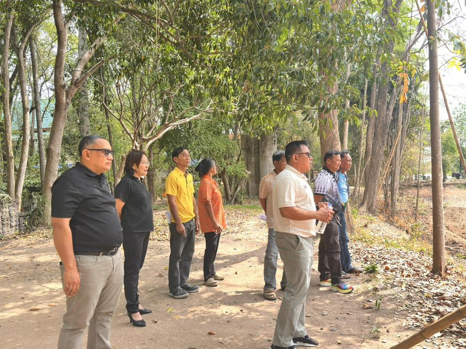 นายสุรัน จันทร์สง่า นายกเทศมนตรีตำบลไทรโยง-ไชยวาล พร้อมด้วยผู้บริหาร สมาชิกสภาเทศบาล ปลัดเทศบาล รองปลัดเทศบาล รักษาการผอ.กองช่าง ร่วมกับเจ้าหน้าที่สำนักงานพัฒนาภาค 5 หน่วยบัญชาการทหารพัฒนา กองบัญชาการกองทัพไทย ลงพื้นที่ตรวจสอบการดำเนินงานการขุดลอกสระน้ำ เพื่อใช้เป็นแหล่งกักเก็บน้ำของเทศบาลตำบลไทรโยง-ไชยวาล ณ จุดบริเวณสระน้ำวัดป่าหิมพานต์