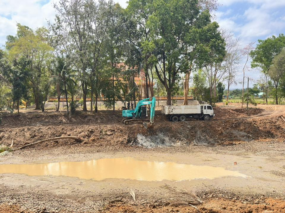 นายสุรัน จันทร์สง่า นายกเทศมนตรีตำบลไทรโยง-ไชยวาล พร้อมด้วยผู้บริหาร สมาชิกสภาเทศบาล ปลัดเทศบาล รองปลัดเทศบาล รักษาการผอ.กองช่าง ร่วมกับเจ้าหน้าที่สำนักงานพัฒนาภาค 5 หน่วยบัญชาการทหารพัฒนา กองบัญชาการกองทัพไทย ลงพื้นที่ตรวจสอบการดำเนินงานการขุดลอกสระน้ำ เพื่อใช้เป็นแหล่งกักเก็บน้ำของเทศบาลตำบลไทรโยง-ไชยวาล ณ จุดบริเวณสระน้ำวัดป่าหิมพานต์