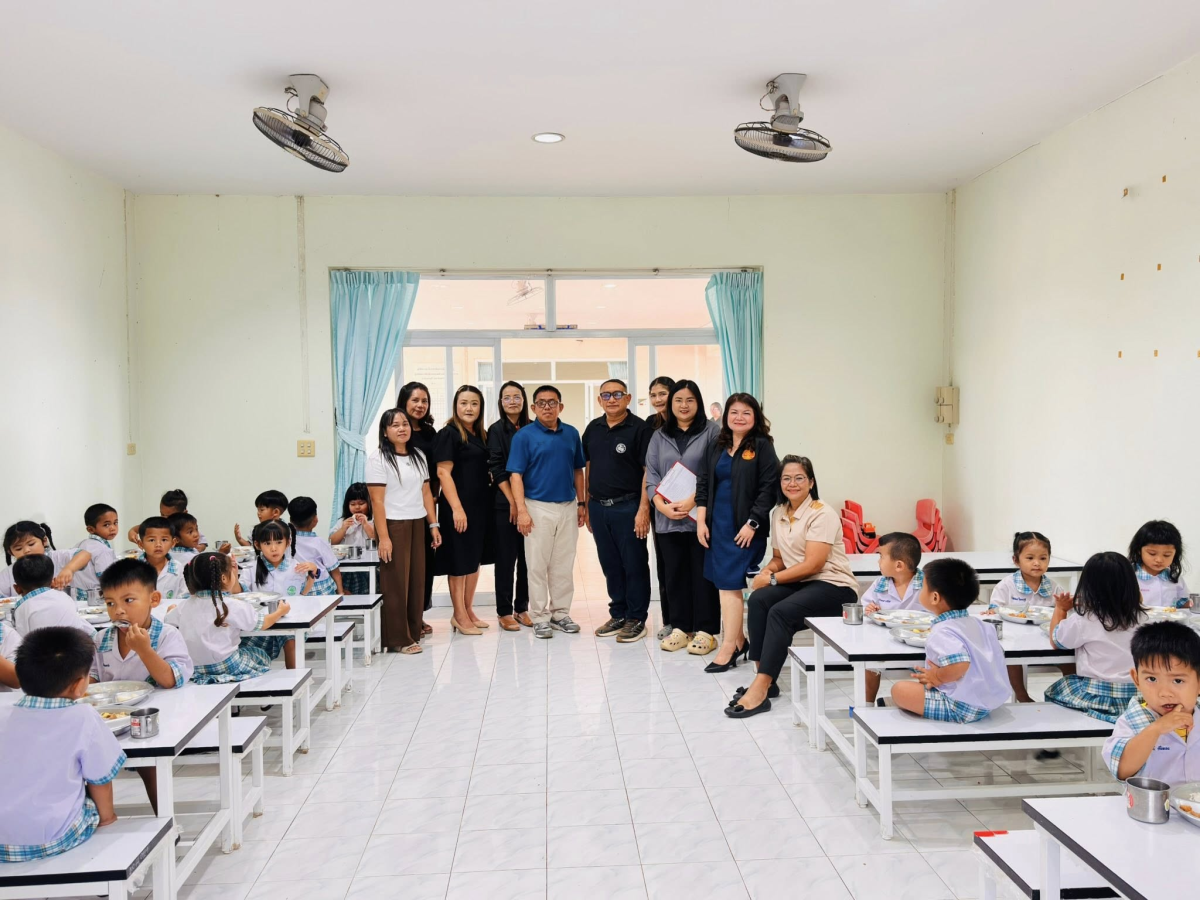 เทศบาลตำบลไทรโยง -ไชยวาล นำโดยนายสุรัน จันทร์สง่า นายกเทศมนตรีตำบลไทรโยง-ไชยวาล พร้อมด้วยจ่าเอกสมโภชน์ อินทรงรัมย์ รองปลัดเทศบาล นางเรณู นาคหนองหาญ หัวหน้าสำนักปลัดเทศบาล และคณะกรรมการติดตามและประเมินผลการดำเนินงานโครงการอาหารกลางวัน ของสถานศึกษาในสังกัดและในพื้นที่เทศบาลตำบลไทรโยง-ไชยวาล ได้ออกตรวจเยี่ยมและตรวจสอบการจัดทำอาหารกลางวันให้กับเด็กนักเรียนในพื้นที่รับผิดชอบประกอบด้วย 1.ศูนย์พัฒนาเด็กเล็กเทศบาลตำบลไทรโยง-ไชยวาล 2.โรงเรียนบ้านไชยวาล 3.โรงเรียนบ้านดอนแสนสุข