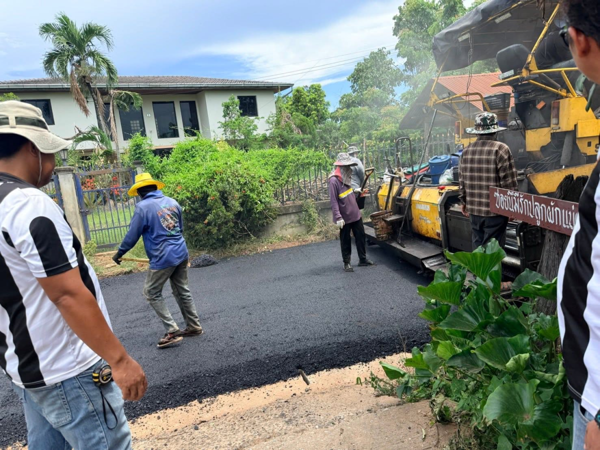 เทศบาลตำบลไทรโยง-ไชยวาล นำโดยนายสุรัน จันทร์สง่า นายกเทศมนตรีตำบลไทรโยง-ไชยวาล พร้อมด้วยรองนายกเทศมนตรีฯ และพนักงานเจ้าหน้าที่เทศบาลฯ ลงพื้นทึ่ร่วมตรวจสอบการดำเนินงานโครงการปรับปรุงเสริมผิวจราจรแอสฟัลท์ติกคอนกรีต(OverLay) สายไทรทอง 8 ชุมชนหนองสะเดา