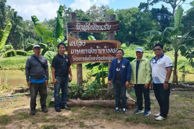 นายสุรัน จันทร์สง่า นายกเทศมนตรีตำบลไทรโยง-ไชยวาล พร้อมด้วยนายไพฑูรย์ หัสครบุรี รองนายกเทศมนตรีฯ และเจ้าหน้าเทศบาลฯ เข้าร่วมการประชุมปรึกษาหารือกับ ผอ.เขื่อนมูลบน เกี่ยวกับการก่อสร้างถนนคอนกรีตเสริมเหล็ก(คสล.) บนคันคลองชลประทาน พร้อมทั้งเข้าเยี่ยมชมแปลงเกษตรหลังบ้านข้างคลอง โครงการส่งน้ำและบำรุงรักษามูลบน